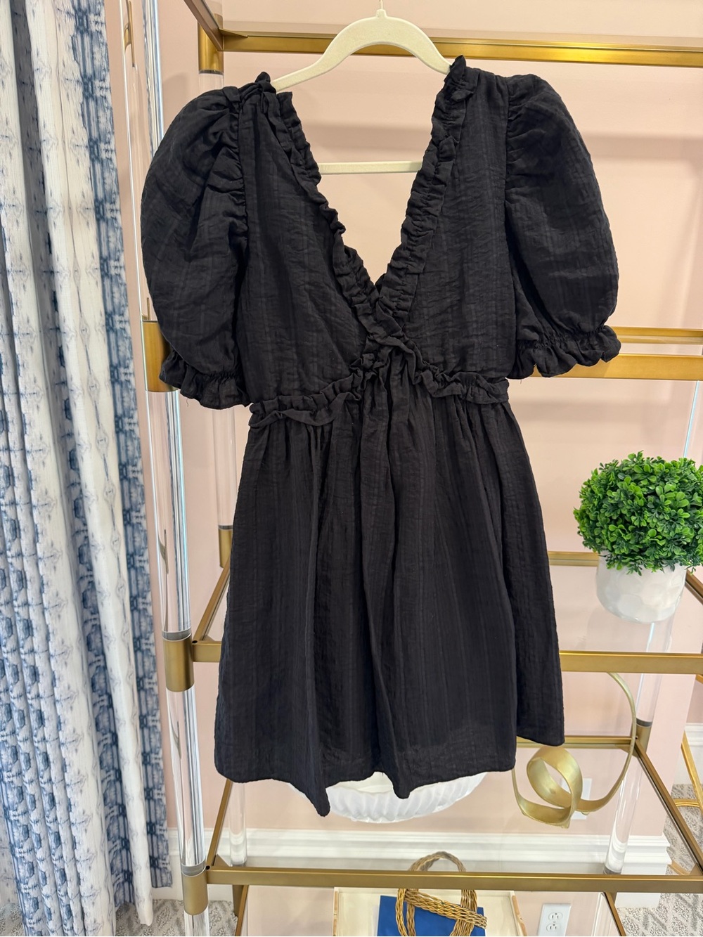 Free the Roses Black Ruffled V-Neck Puff Sleeve Dress